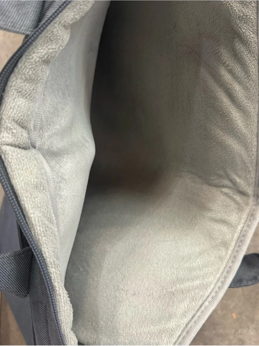 Voova Gray Laptop Bag 12”x17”